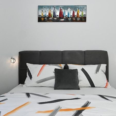 Luxury Apartment White Crystal Каштела Экстерьер фото