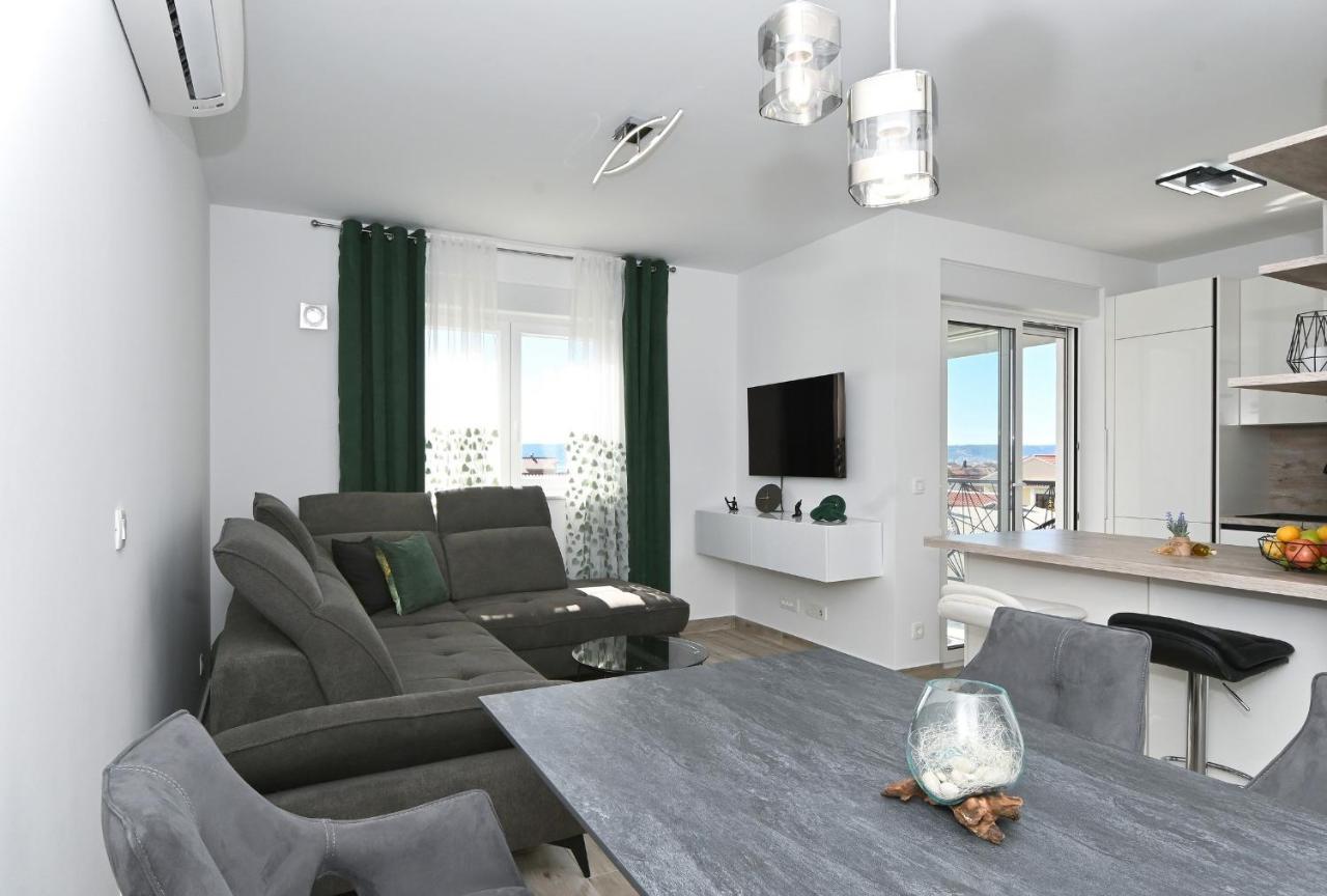 Luxury Apartment White Crystal Каштела Экстерьер фото