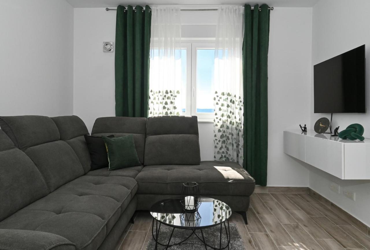 Luxury Apartment White Crystal Каштела Экстерьер фото