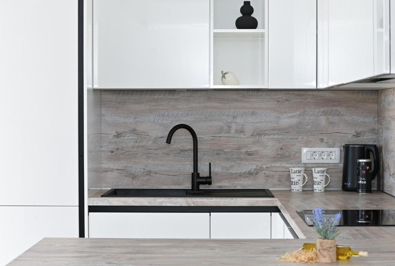 Luxury Apartment White Crystal Каштела Экстерьер фото