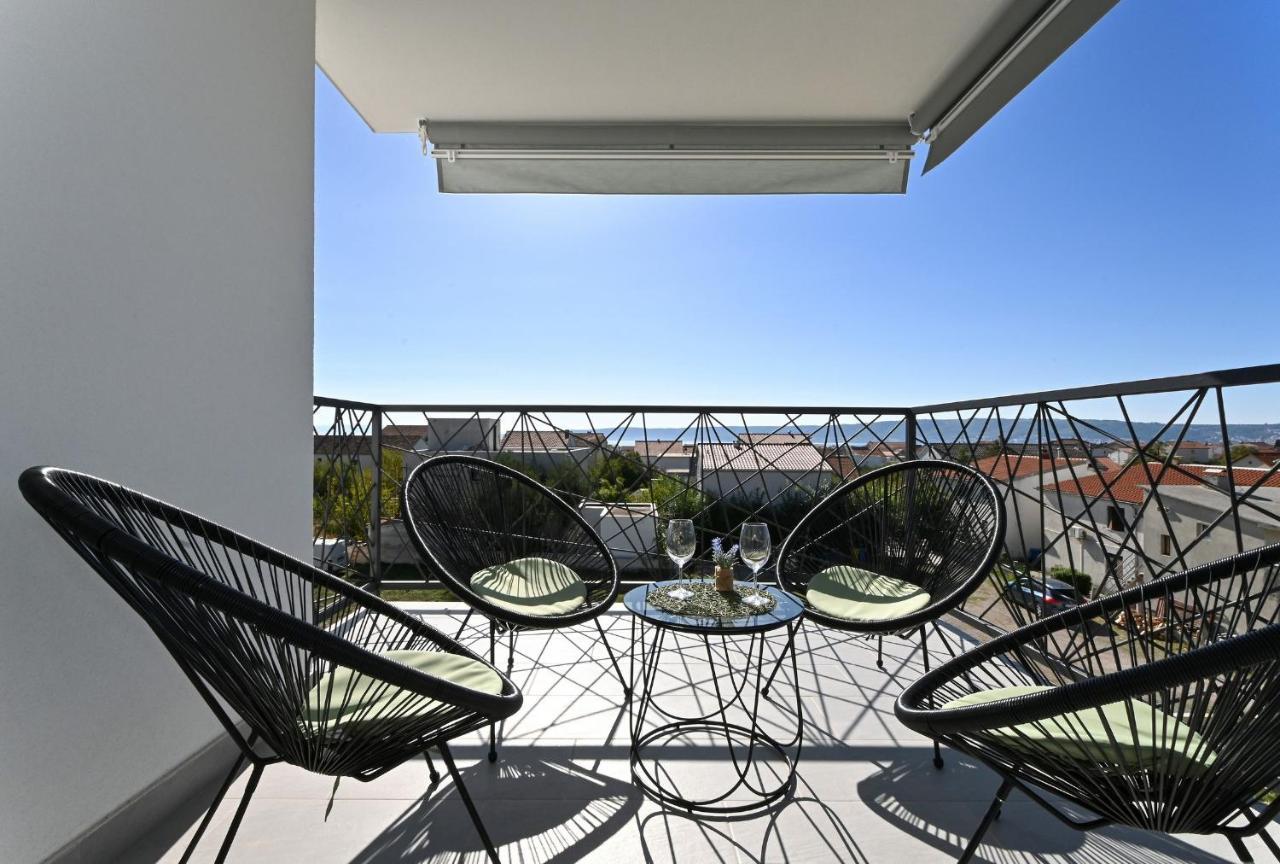 Luxury Apartment White Crystal Каштела Экстерьер фото