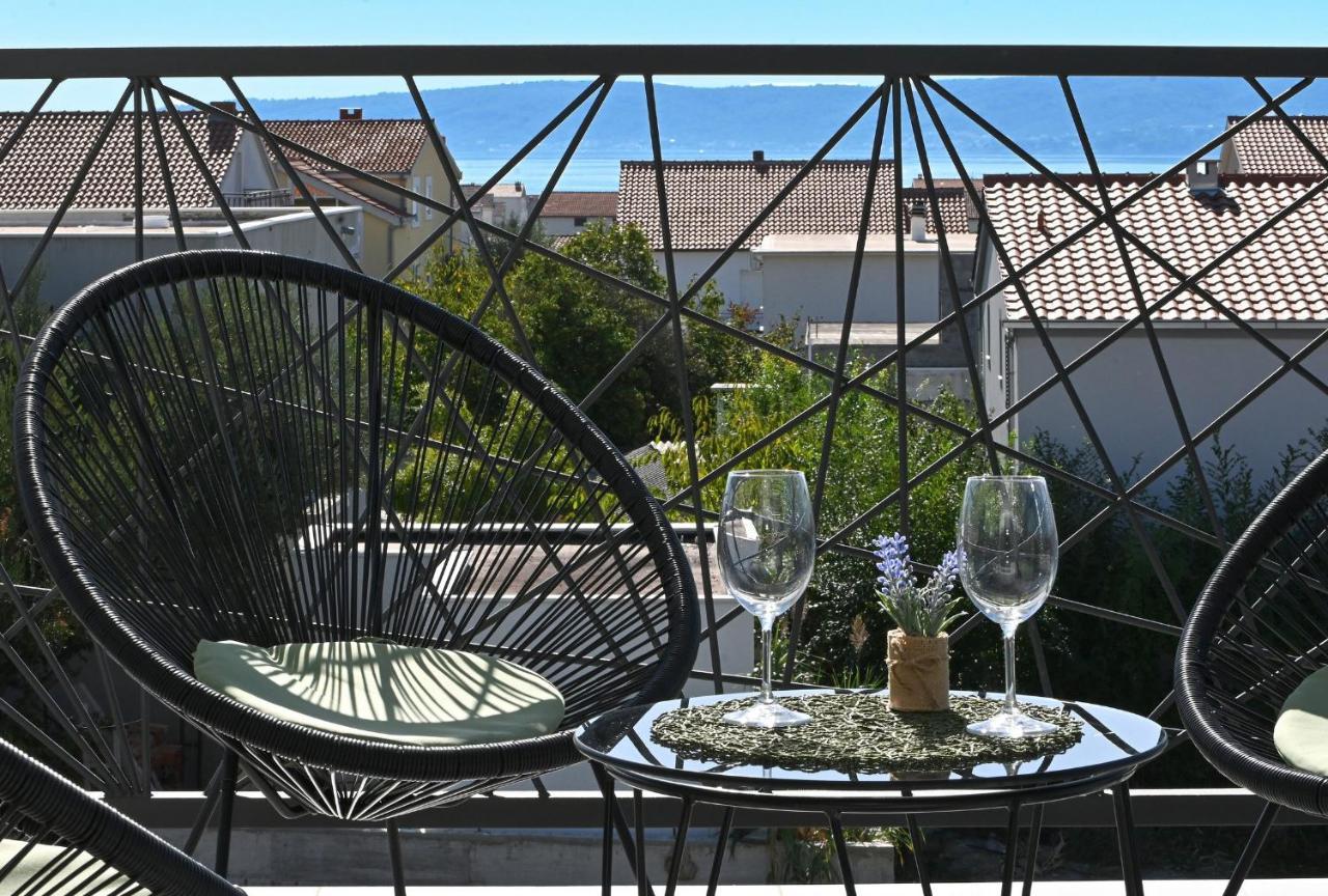 Luxury Apartment White Crystal Каштела Экстерьер фото